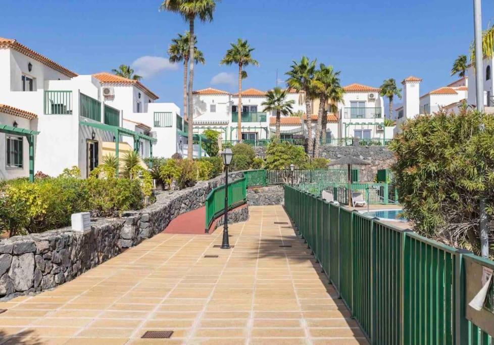 Palm Villa 1 Bed Apartment Overlooking Golf Course サンミゲル・デ・アボナ エクステリア 写真